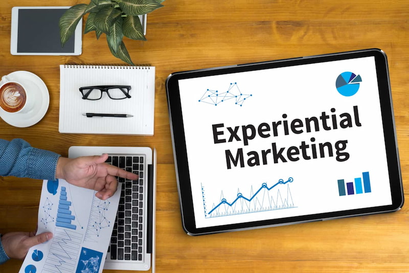 BRANDING IN THE ERA OF EXPERIENTIAL MARKETING: THƯƠNG HIỆU TRONG KỶ NGUYÊN TIẾP THỊ TRẢI NGHIỆM 2 Experiential marketing là gì? Triển khai quảng cáo trải nghiệm
