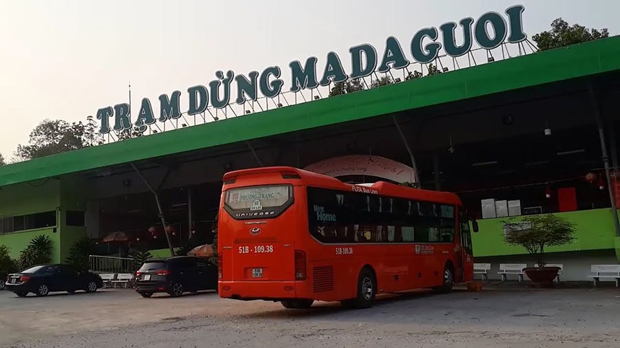 tram-dung-chan-madaguoi