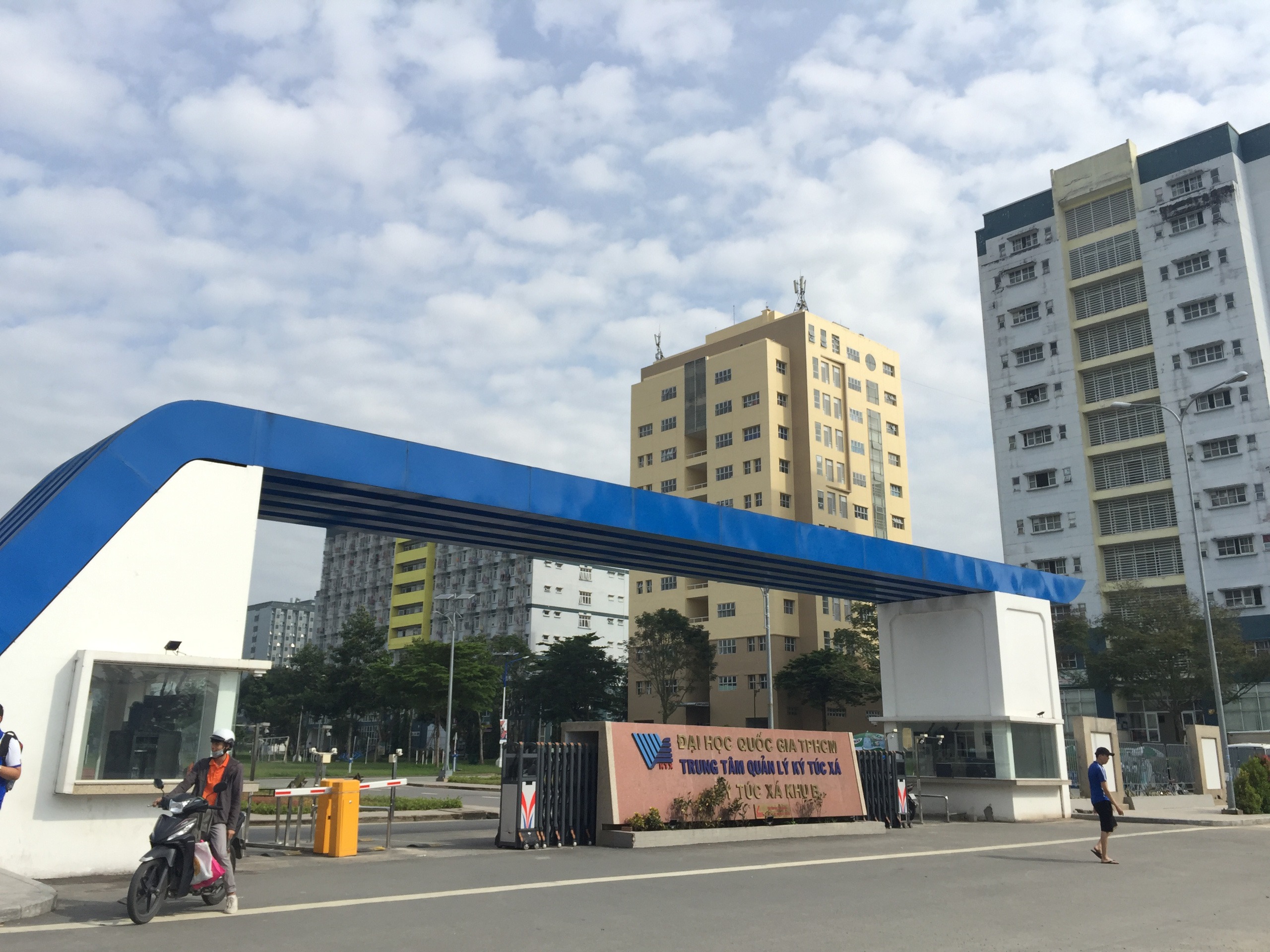 ky-tuc-xa-dai-hoc-quoc-gia3