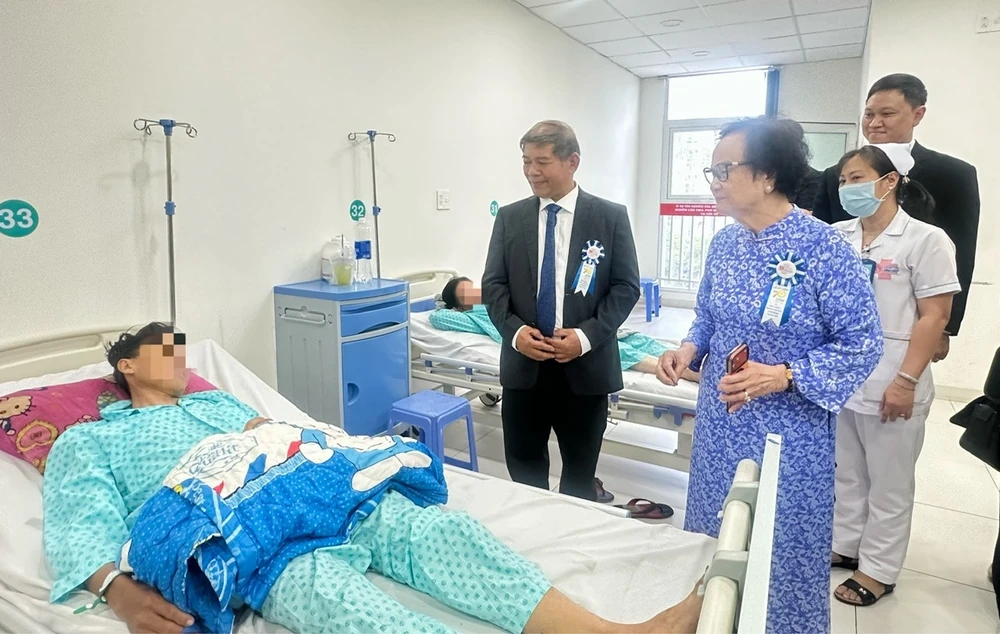 benh-vien-binh-dan-1